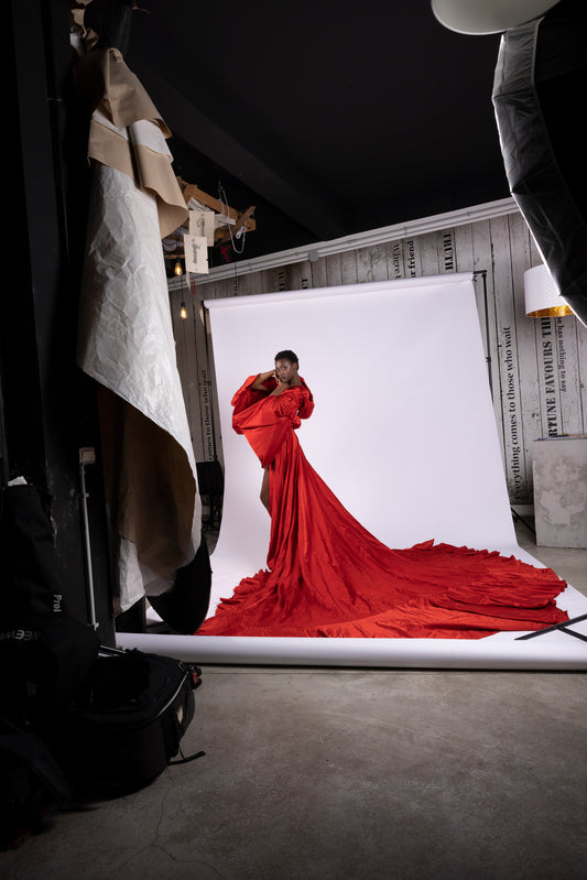 Abito da sera donna su misura lungo a mantella kimono di raso in seta rosso