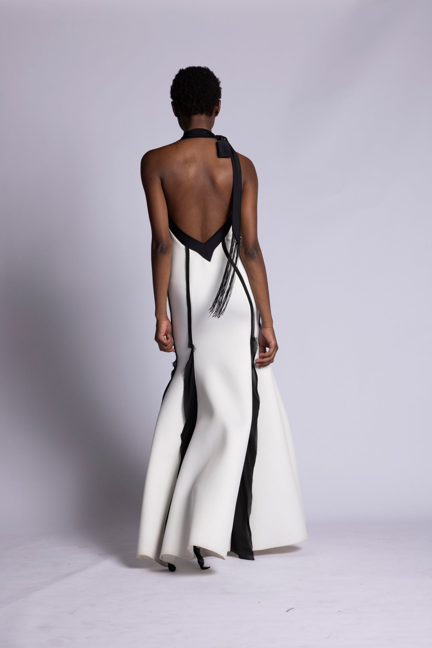 abito da sera donna a sirena bianco in scuba crepe con dettagli in raso Nero e georgette nera
