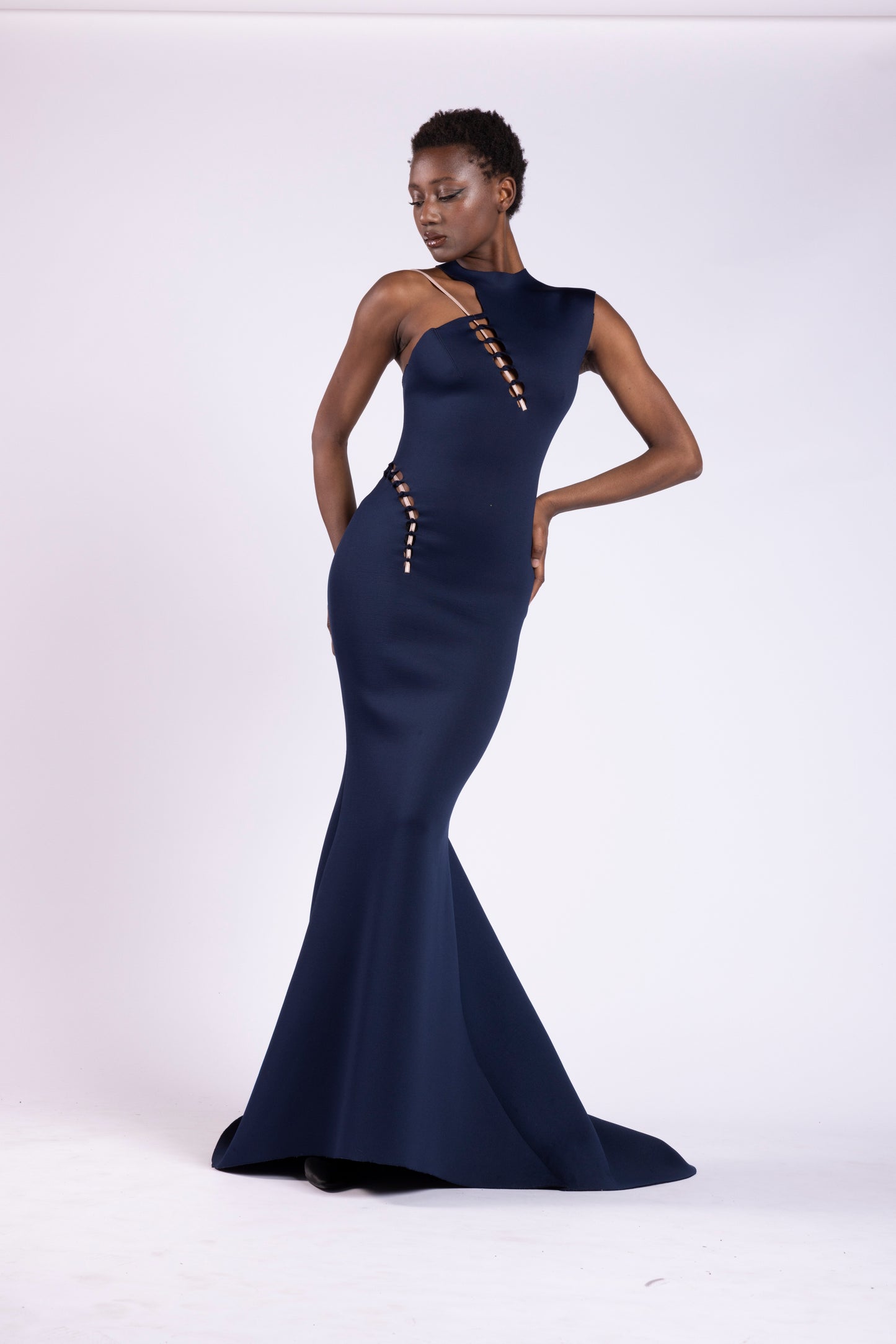 abito da cerimonia donna abito monospalla a sirena nero in scuba crepe con dettagli nude